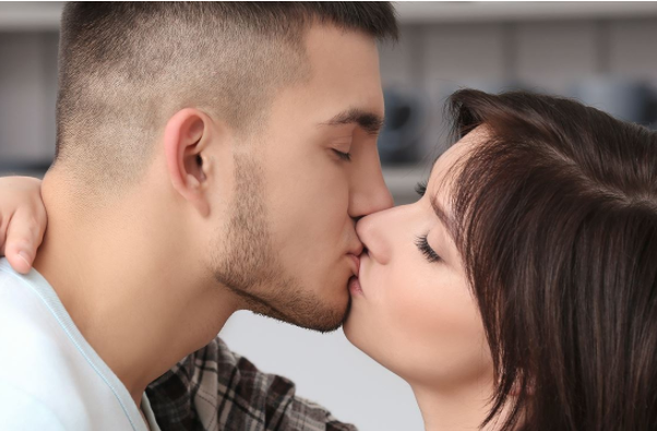 你真的会KISS吗（这10种亲吻方式最让女人讨厌）
