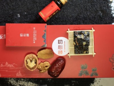 初心颜板栗肽阿胶固元糕